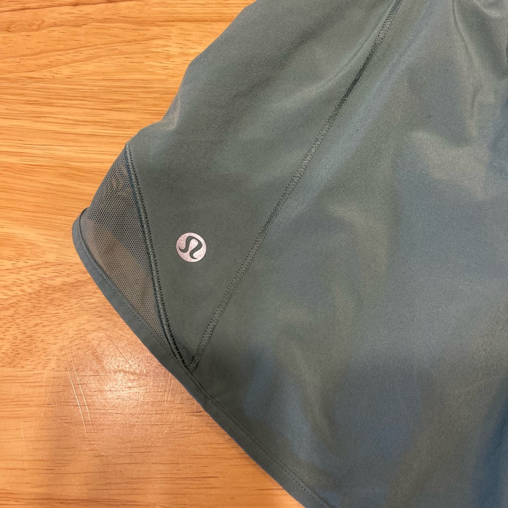 Lululemon Hotty Hot LR Shorts in Seafoam Green - Picture 3 of 5